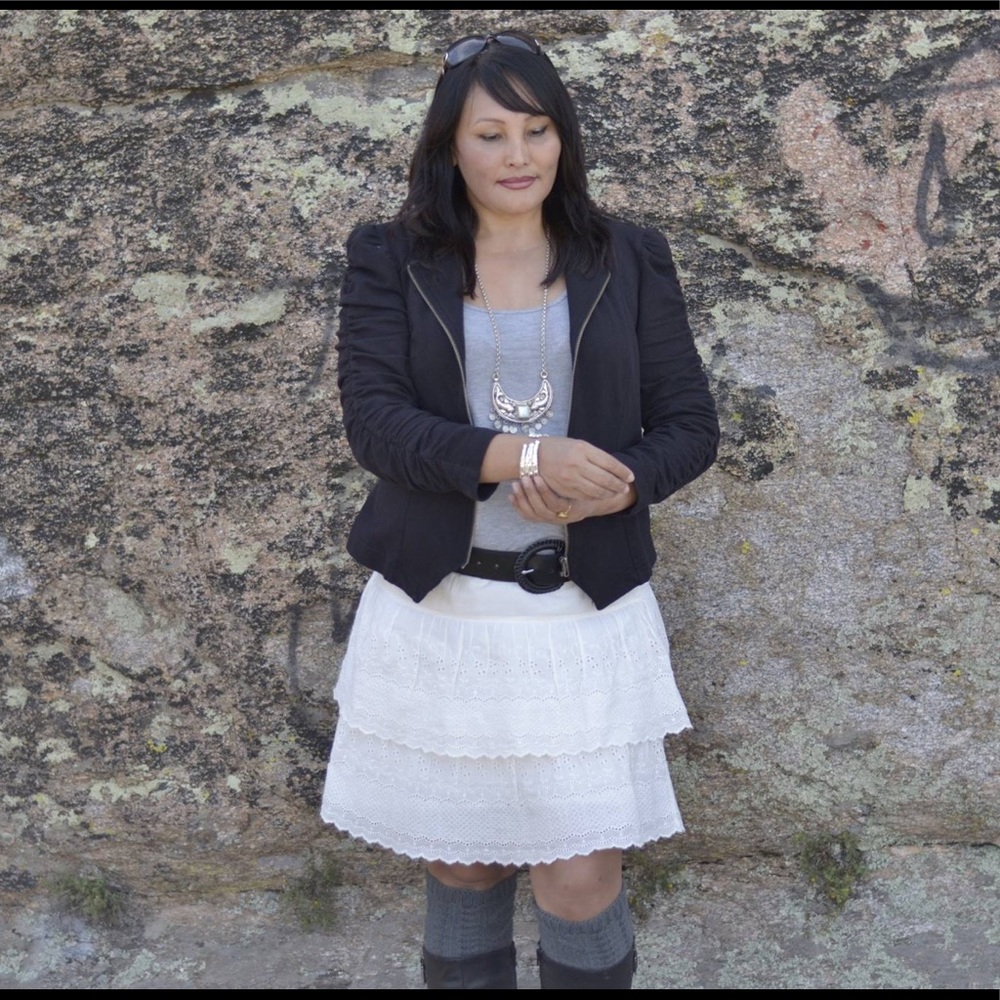 2 pcs black jacket / white skirts